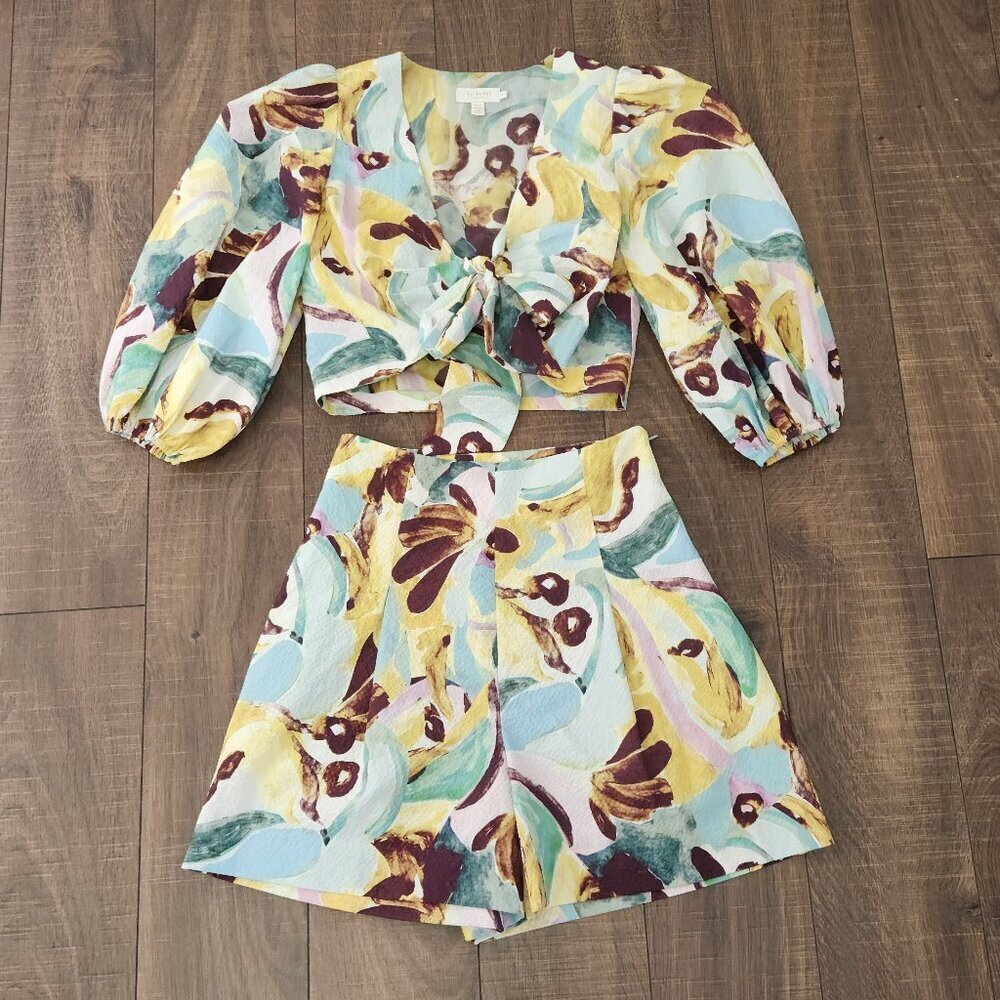 Ted Baker Tie Front Ballon Sleeve Blouse and Shorts Set Women's Size 1/US4 - Picture 2 of 8